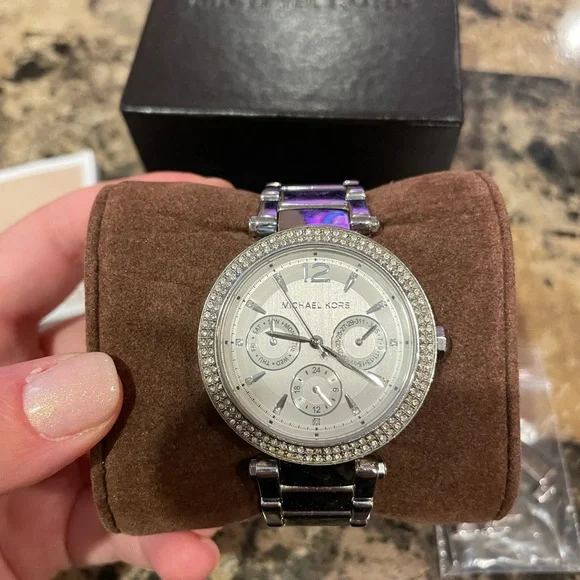 Michael Kors MK5779 Stainless Steel Ladies Watch ⌚️ - Picture 8 of 11